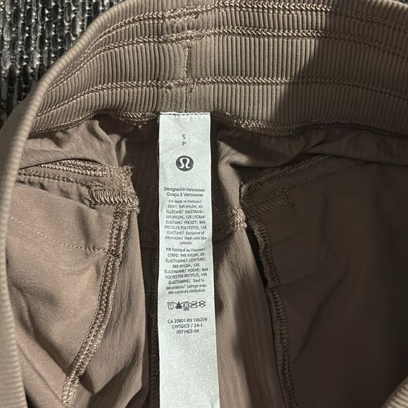 Lululemon Dance Studio Relaxed-Fit Mid-Rise Cargo Jogger - Picture 5 of 9